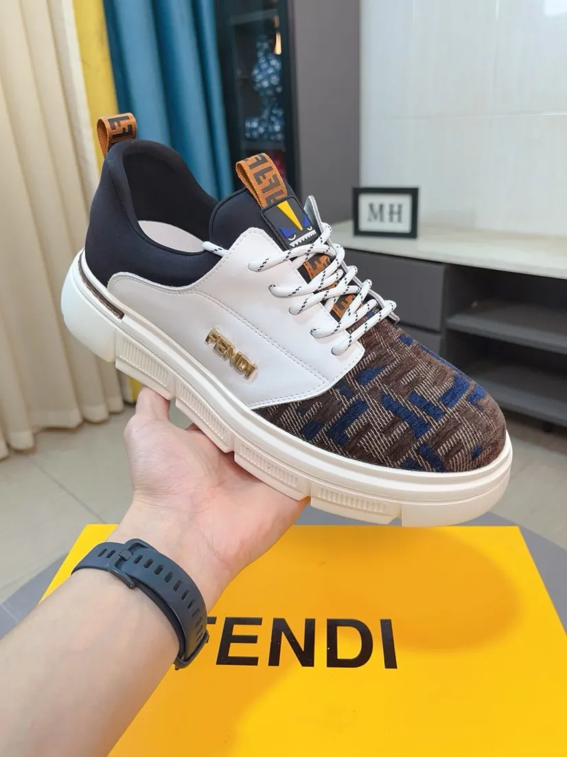 Factory price 420🌹🌹【FENDI】FENDI classic and comfortable men, this complex sneaker is made of soft calfskin➕genuine leather lining➕original ultra-light rubber material with rough outsole. This unique light and thin style is suitable for the casual and exquisite sensibility of this season. It is comfortable and natural on the feet. It is an everyday style for casual travel in autumn and winter! 38/44